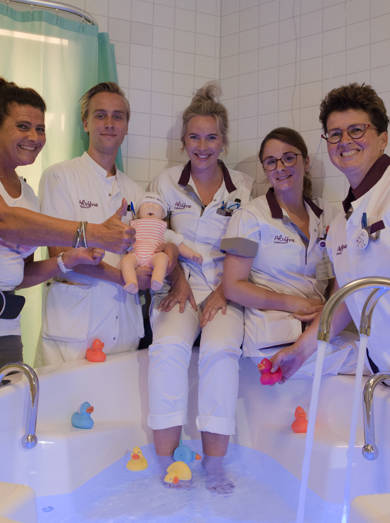 Beval Bad 1994 Intern