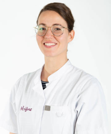 Laura Van Hecke (Logopedist) (1 Van 2)