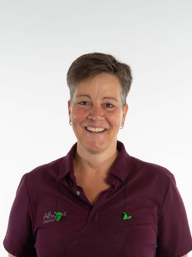 Karin Den Hertog 681000 9076