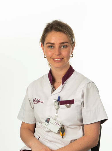 Emma Mil (1 Van 1) 2