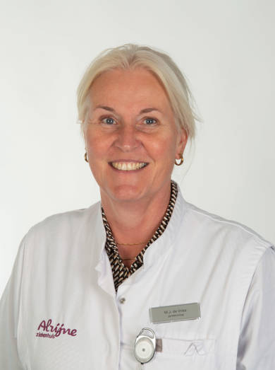 Vries MJ De (Marjolein)